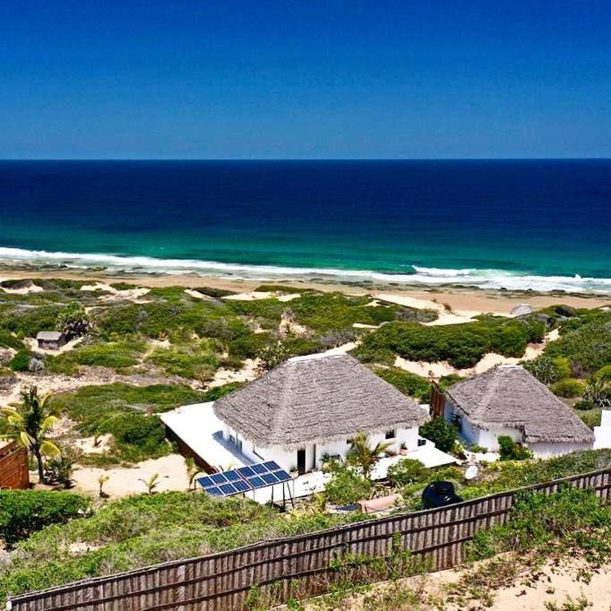 Mar-Me-Quer, Eco Beach Retreat Инямбане Екстериор снимка